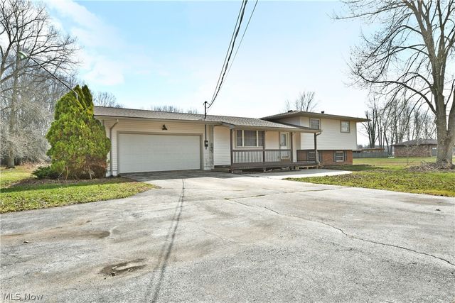 6883 Palmyra Road SW, Warren, OH 44481