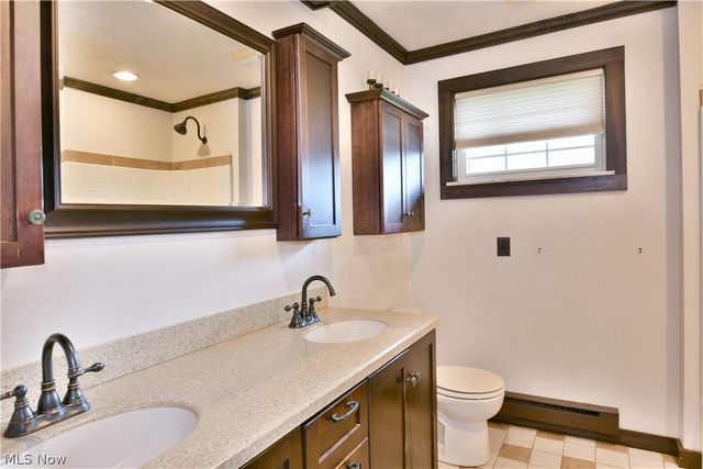 6883 Palmyra Road SW, Warren, OH 44481