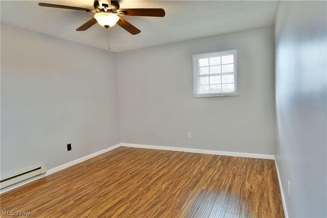 6883 Palmyra Road SW, Warren, OH 44481