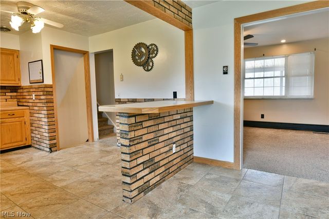 6883 Palmyra Road SW, Warren, OH 44481