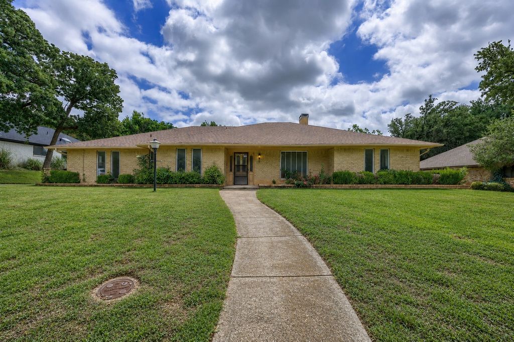 2125 Woodbrook Street, Denton, TX 76205