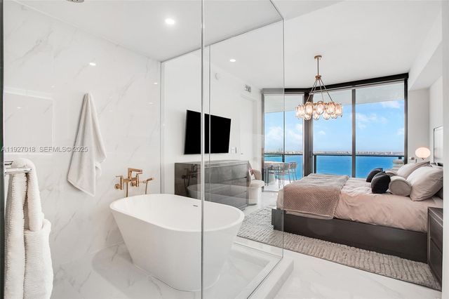 700 NE 24th St 2702, Miami, FL 33137