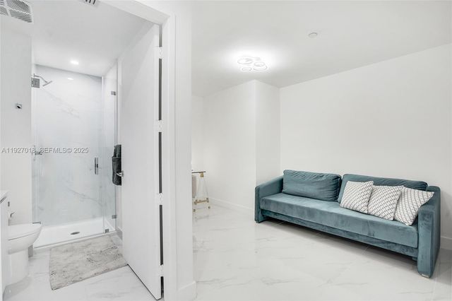 700 NE 24th St 2702, Miami, FL 33137