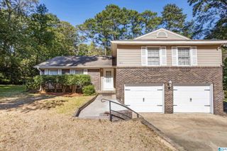 212 LAUREL DRIVE, Gardendale, AL 35071