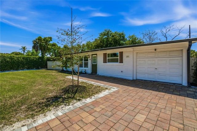 2300 Estey AVE, Naples, FL 34104