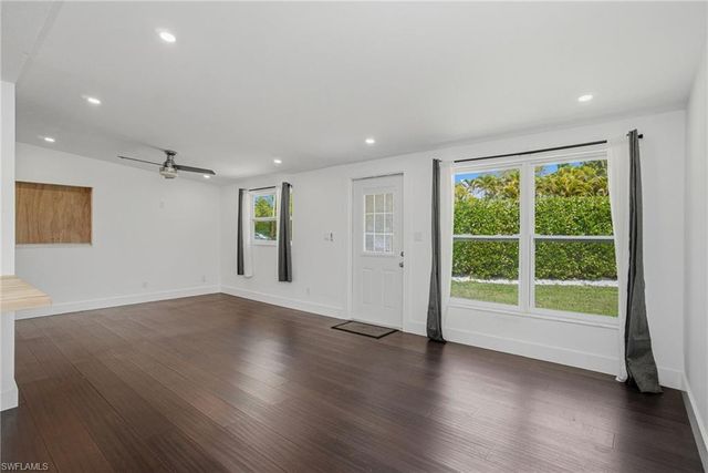 2300 Estey AVE, Naples, FL 34104