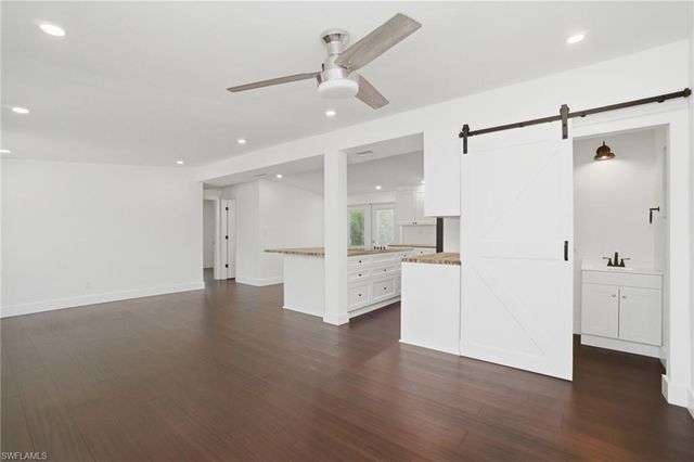 2300 Estey AVE, Naples, FL 34104