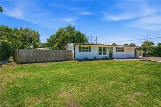 2300 Estey AVE, Naples, FL 34104