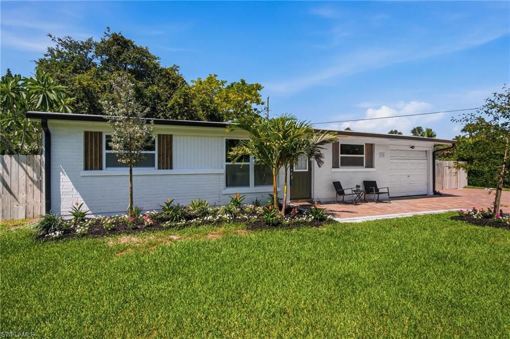 2300 Estey AVE, NAPLES, FL 34104 — photo 2