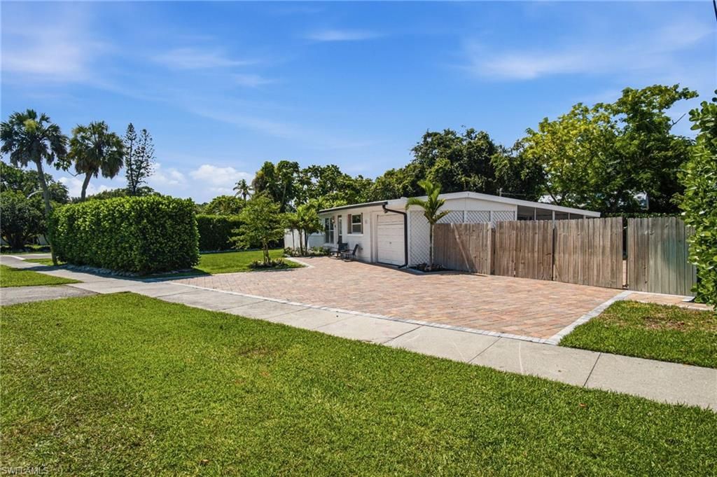 2300 Estey AVE, NAPLES, FL 34104 — photo 3