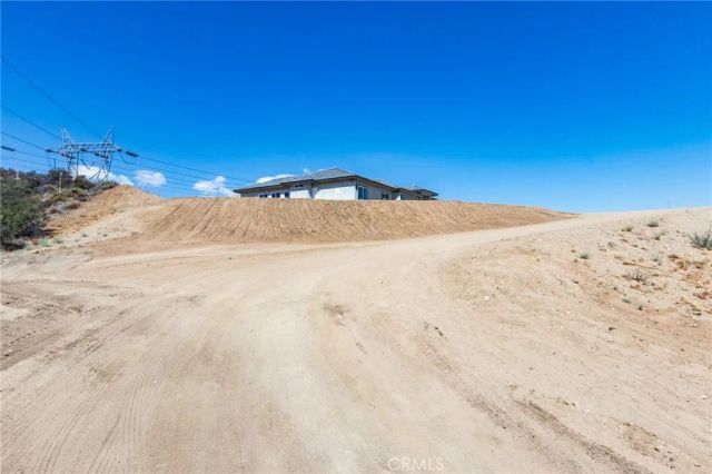 6848 Braceo Street, Oak Hills, CA 92344