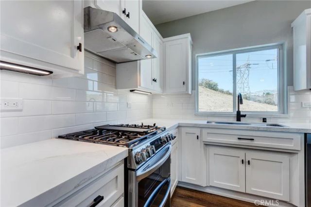 6848 Braceo Street, Oak Hills, CA 92344