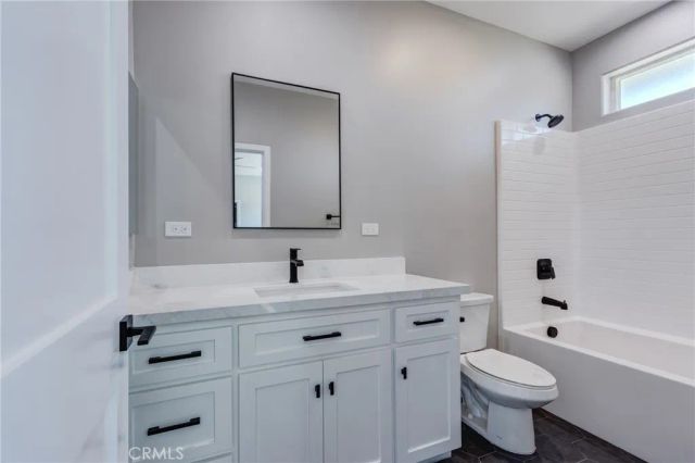 6848 Braceo Street, Oak Hills, CA 92344