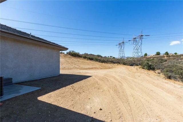 6848 Braceo Street, Oak Hills, CA 92344