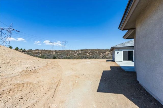 6848 Braceo Street, Oak Hills, CA 92344