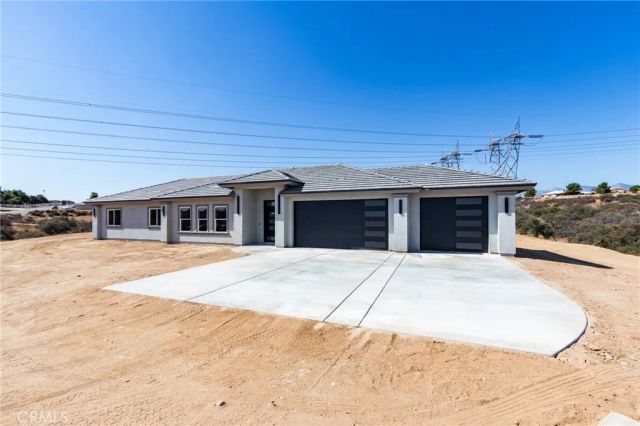 6848 Braceo Street, Oak Hills, CA 92344