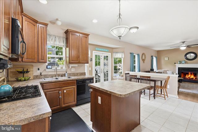 121 BARK RD, Manahawkin, NJ 08050