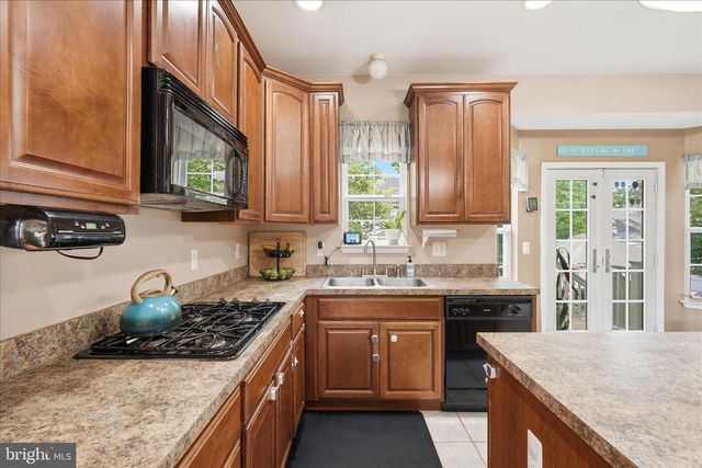 121 BARK RD, Manahawkin, NJ 08050