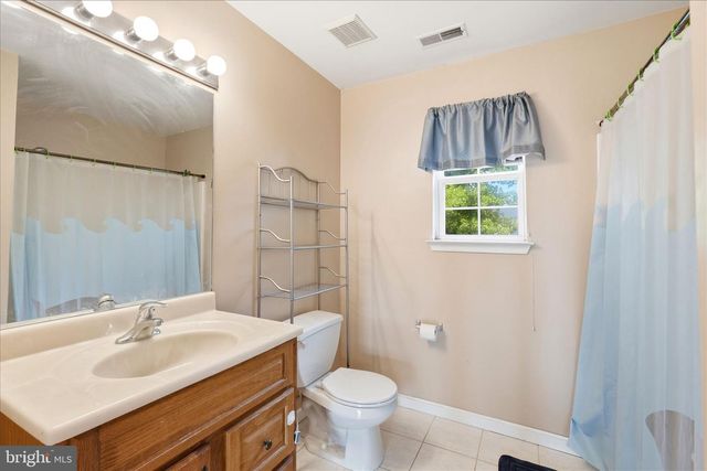 121 BARK RD, Manahawkin, NJ 08050