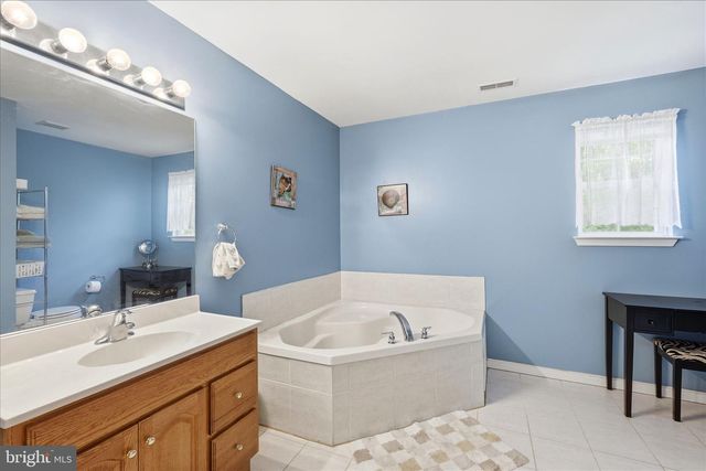 121 BARK RD, Manahawkin, NJ 08050