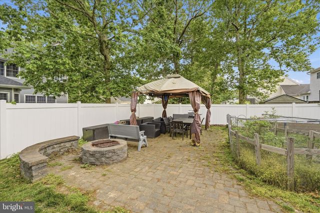 121 BARK RD, Manahawkin, NJ 08050
