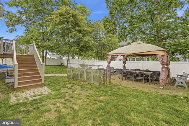 121 BARK RD, Manahawkin, NJ 08050