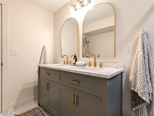 9411 Barr Road, Brecksville, OH 44141