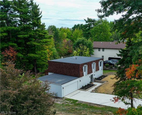 9411 Barr Road, Brecksville, OH 44141