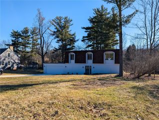 9411 Barr Road, Brecksville, OH 44141