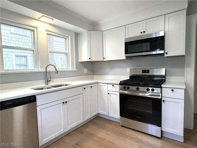 1716 7th Street, Cuyahoga Falls, OH 44221