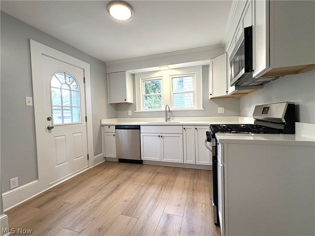 1716 7th Street, Cuyahoga Falls, OH 44221