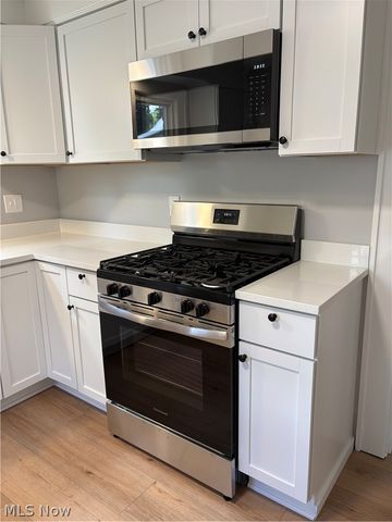 1716 7th Street, Cuyahoga Falls, OH 44221