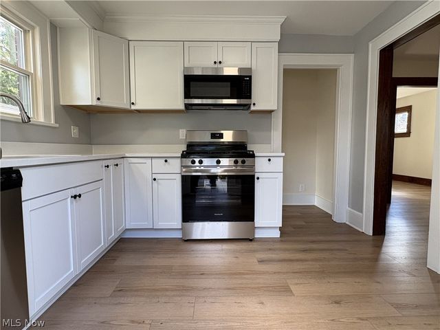 1716 7th Street, Cuyahoga Falls, OH 44221