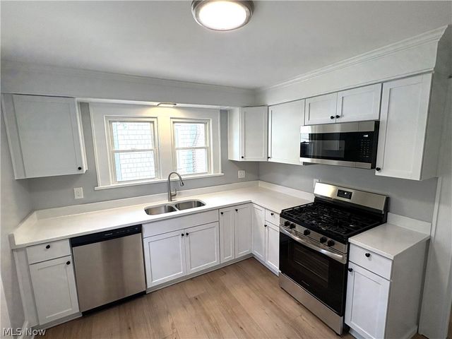 1716 7th Street, Cuyahoga Falls, OH 44221