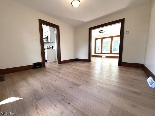 1716 7th Street, Cuyahoga Falls, OH 44221