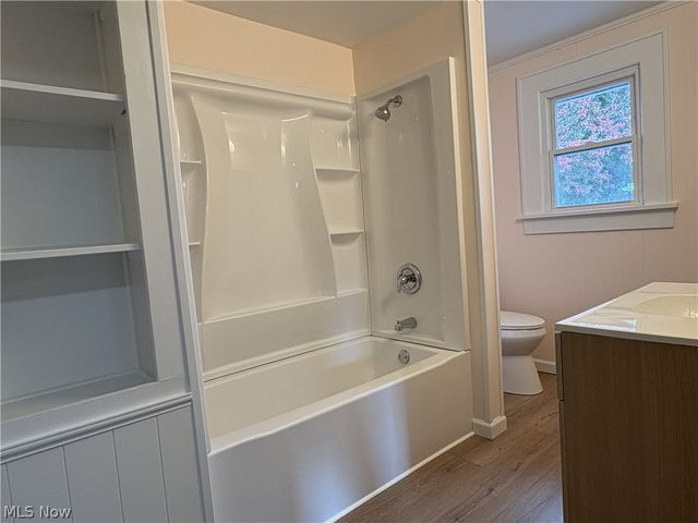 1716 7th Street, Cuyahoga Falls, OH 44221