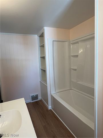 1716 7th Street, Cuyahoga Falls, OH 44221
