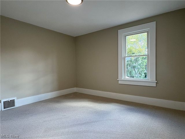 1716 7th Street, Cuyahoga Falls, OH 44221