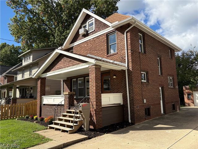 1716 7th Street, Cuyahoga Falls, OH 44221