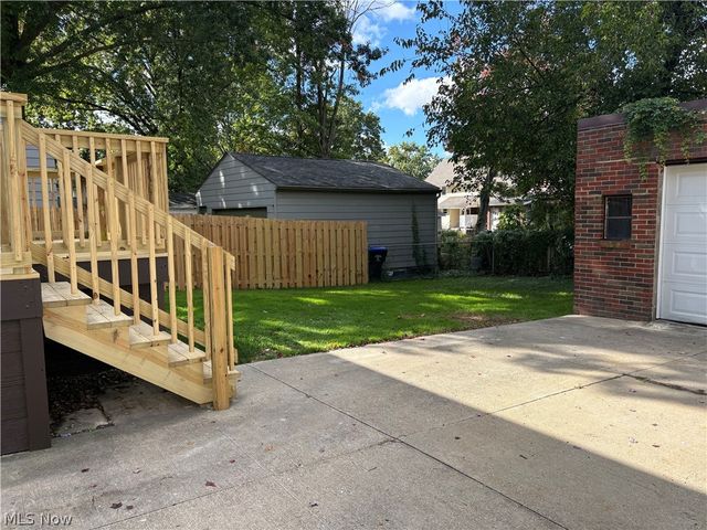 1716 7th Street, Cuyahoga Falls, OH 44221