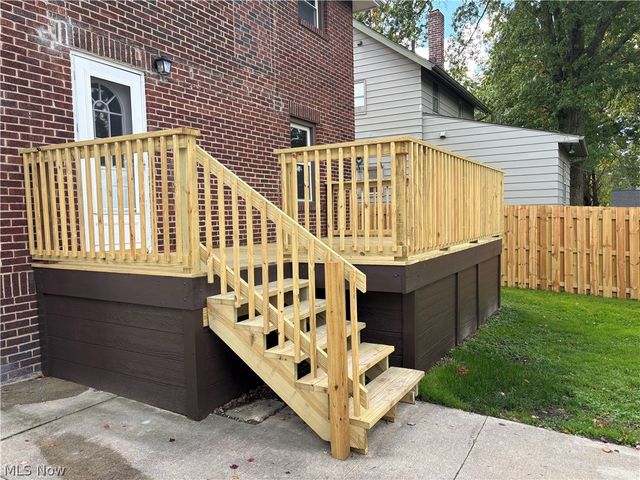 1716 7th Street, Cuyahoga Falls, OH 44221