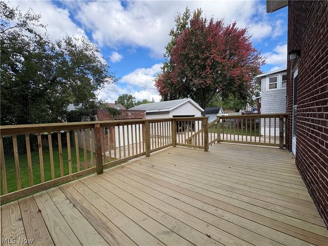 1716 7th Street, Cuyahoga Falls, OH 44221
