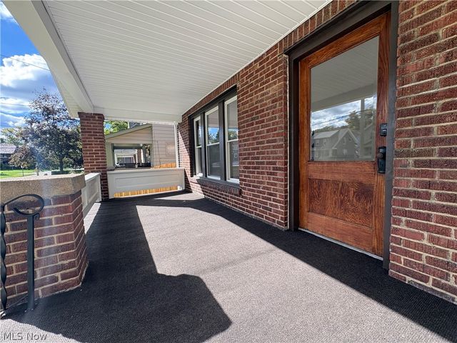 1716 7th Street, Cuyahoga Falls, OH 44221
