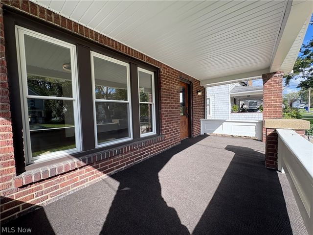 1716 7th Street, Cuyahoga Falls, OH 44221