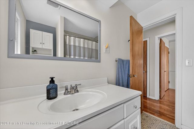 1121 Jenne Street, Grand Ledge, MI 48837