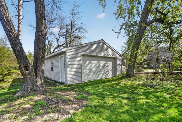 1121 Jenne Street, Grand Ledge, MI 48837
