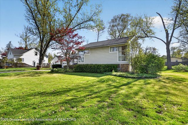 1121 Jenne Street, Grand Ledge, MI 48837