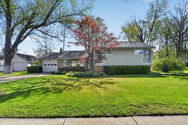 1121 Jenne Street, Grand Ledge, MI 48837