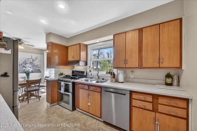 1121 Jenne Street, Grand Ledge, MI 48837