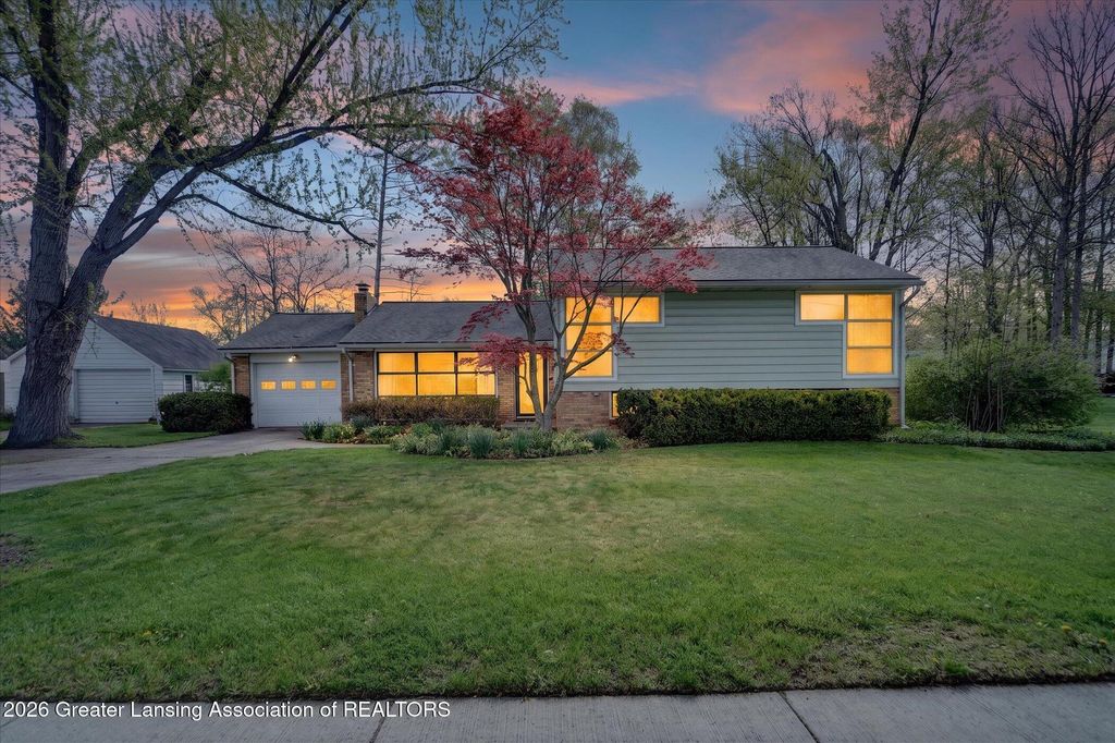 1121 Jenne Street, Grand Ledge, MI 48837